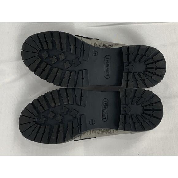 Nine West Women’s Silver Metallic Lug Sole Low Heel Slip On Loafers Size 5.5 - Picture 7 of 11